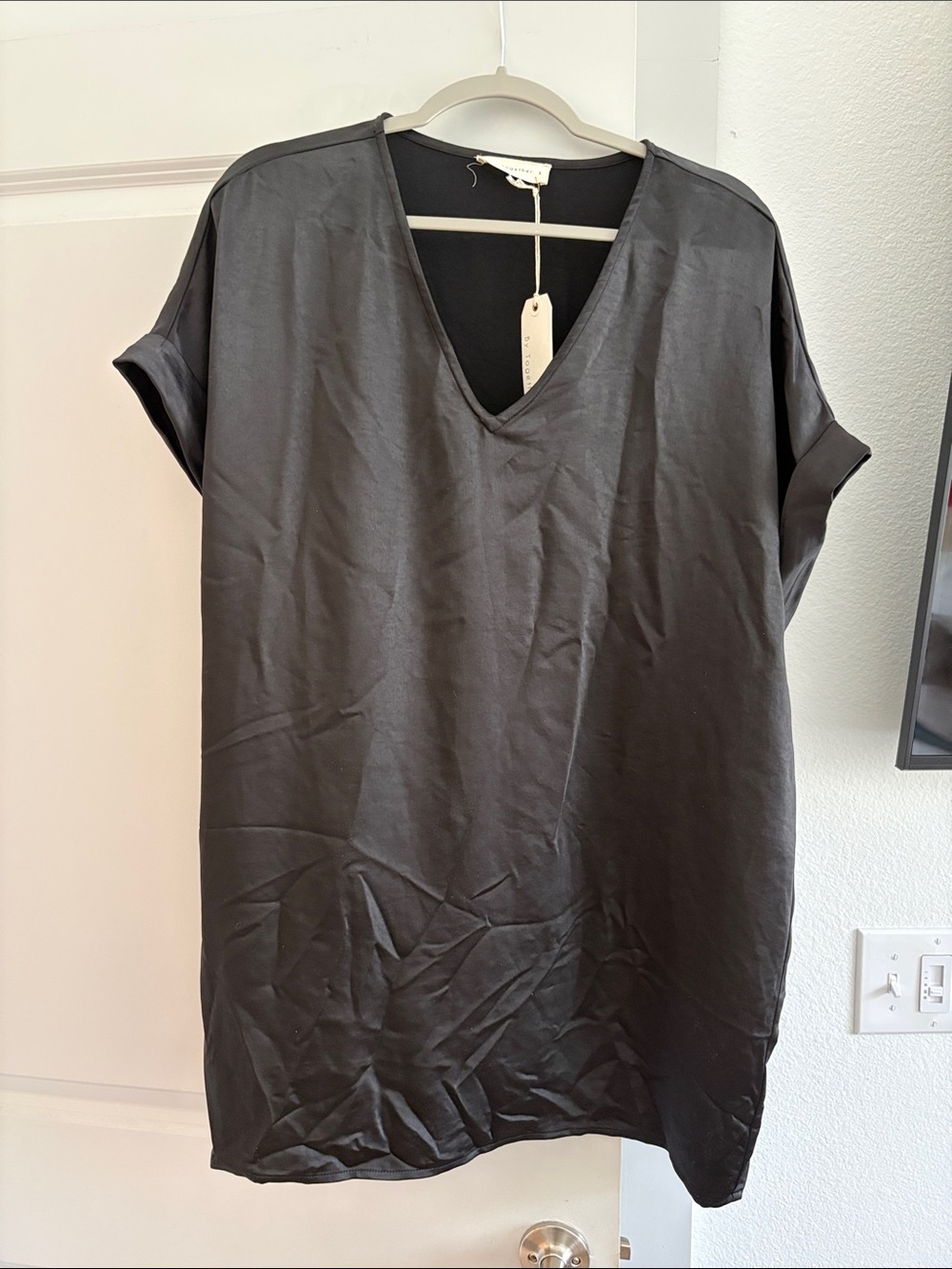 Women's V-Neck Short Sleeve Tunic Top / Dress - Black